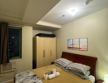 One-Bedroom Apartment with Pool View