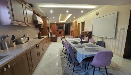 Five-Bedroom Apartment