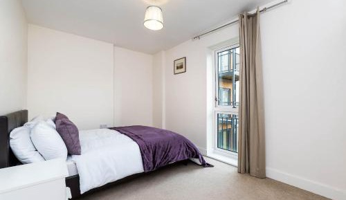 Single Room with Shared Bathroom