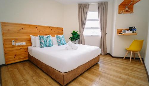 Deluxe Queen Room