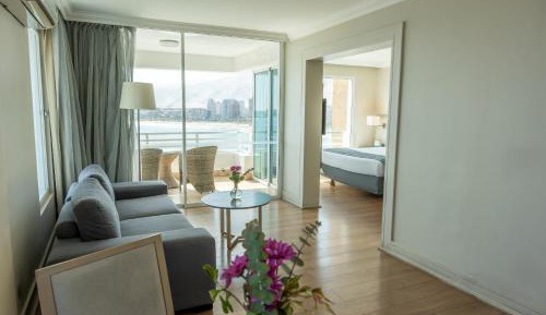 Queen Suite with Sea View