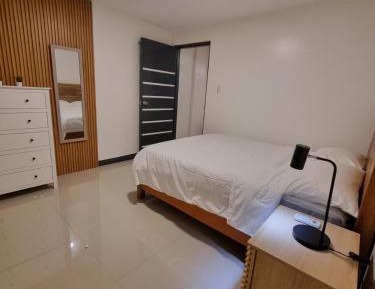 One-Bedroom Deluxe Apartment