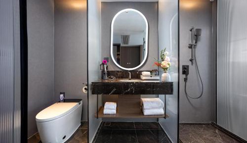 Elegant Double Room with River View