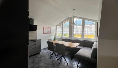 Apartment with Mountain View