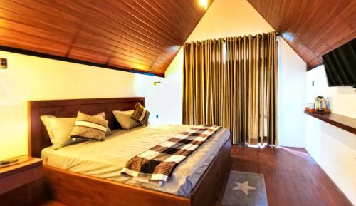 Deluxe Double Room with Balcony