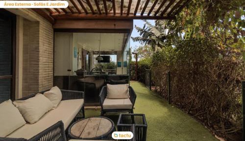 Apartment with Garden View