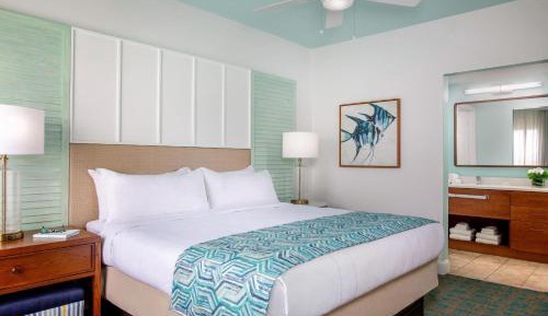 One-Bedroom King Villa with Sofa Bed