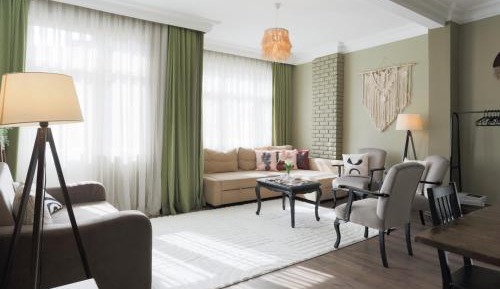 Five-Bedroom Apartment