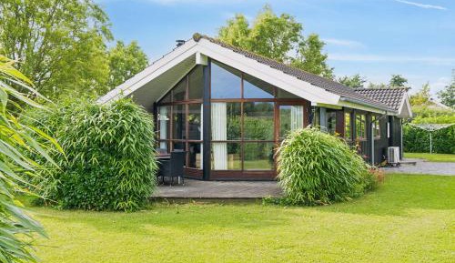 Three-Bedroom Holiday Home 