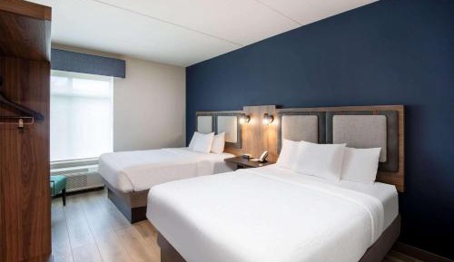 Queen Room with Two Queen Beds - Non-Smoking