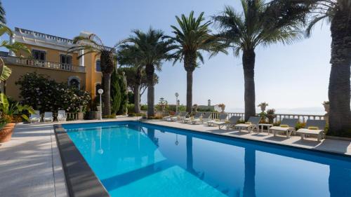 Six-Bedroom Villa 