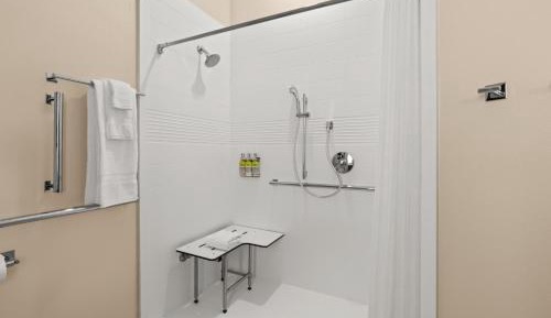 King Studio-Disability Access/Roll in Shower/Non-Smoking