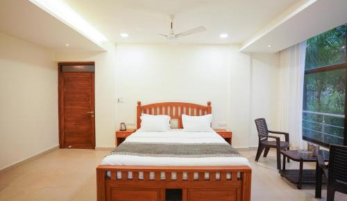 Studio with Garden View