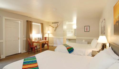 Queen Room with Two Queen Beds with Balcony