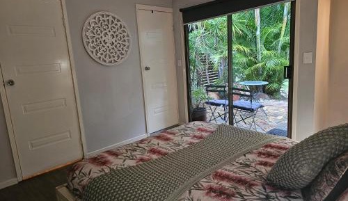 Deluxe Queen Suite