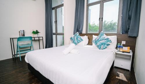 Deluxe Queen Room