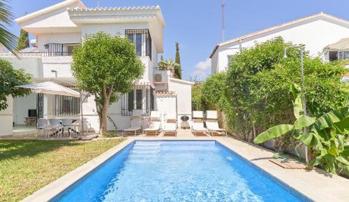Villa with Garden View