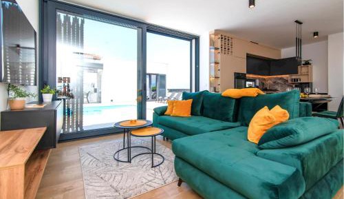 Three-Bedroom Holiday Home 