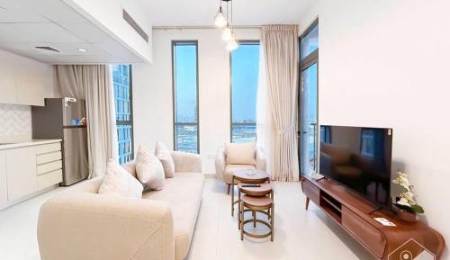 One-Bedroom Apartment with Balcony