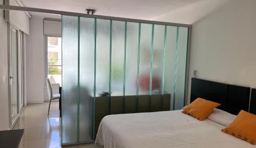Studio with Spa Bath