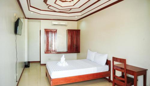 Standard Queen Room