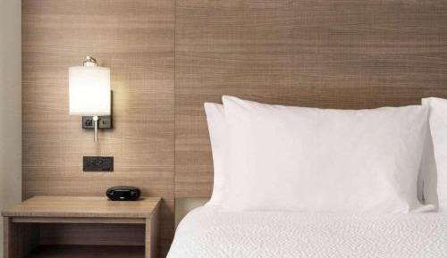 Queen Room with One Queen Bed - Main Building/Non-Smoking