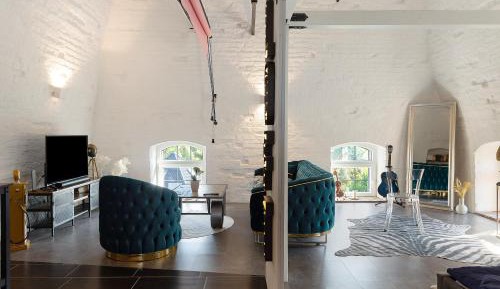 Superior One-Bedroom Apartment with Balcony