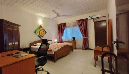 Large Double or Twin Room