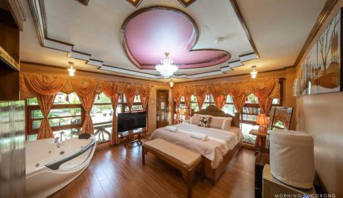 Honeymoon Suite
