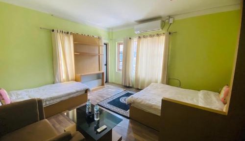 Deluxe Family Room