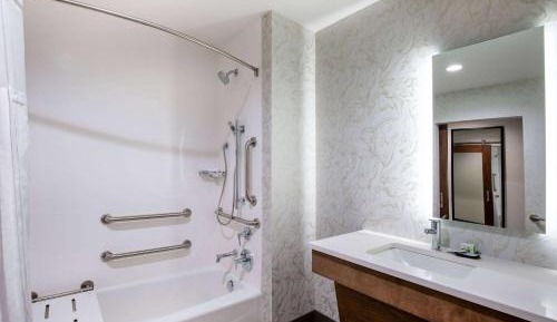 King Room with Mobility Access and Bathtub with Grab Bars, Non-Smoking