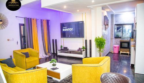 Three-Bedroom Superior Apartment