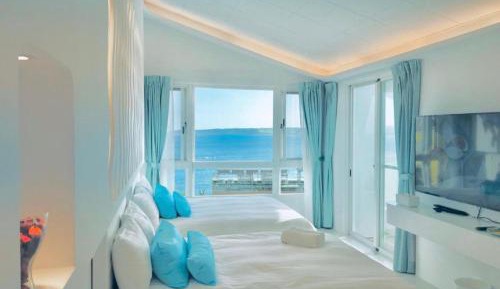 Quadruple Room with Sea View (3rd Floor)