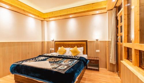 Deluxe King Suite