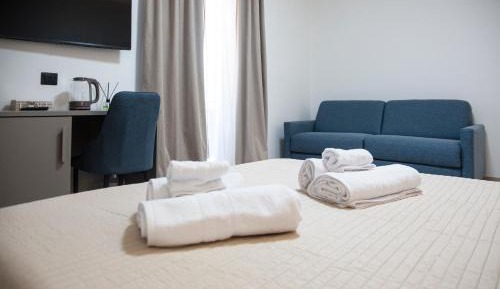 Deluxe Double Room with Extra Bed