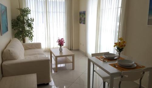 Deluxe One-Bedroom Apartment with Sea View