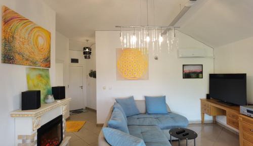 One-Bedroom Apartment with Sea View and Balcony