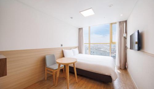 Deluxe Double Room with City Ocean View