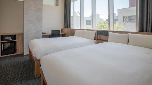Twin Room with Shared Bathroom