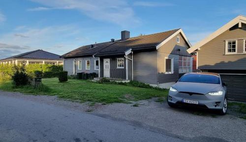 Seven-Bedroom House