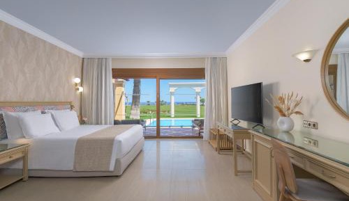 Presidential Villa with Personal Pool (2-4 People)