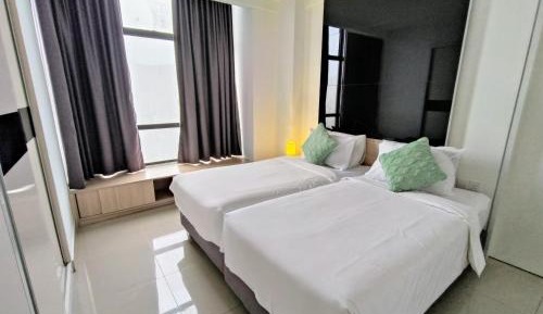 Premier Two Bedroom Apartment with Mountain View