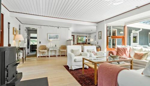 Four-Bedroom Holiday Home