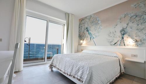 Deluxe Double Room with Sea View