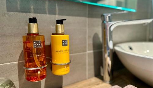 Cottage with Loft (4 Adults)