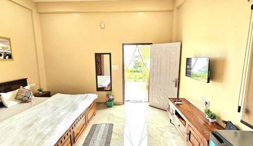 Deluxe Double Room with Balcony