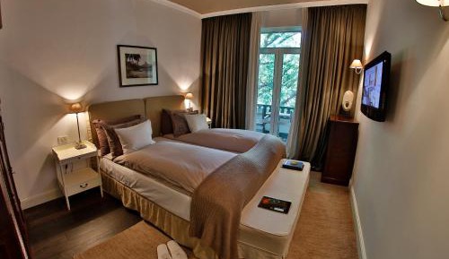 One-Bedroom Suite with Park View - Second Floor