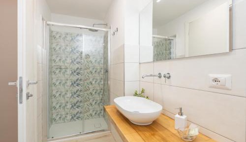 Twin Room with Private Bathroom
