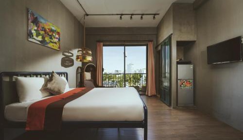 Studio with Balcony
