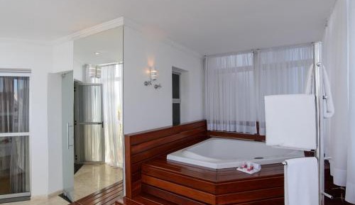 King Suite with Spa Bath